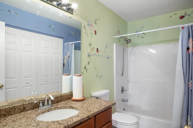 1662 W Kemper Rd, Springfield Twp, OH 45240 - bathroom featuring vanity and shower / tub combo