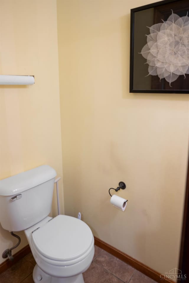 1662 W Kemper Rd, Springfield Twp, OH 45240 - bathroom featuring toilet and tile patterned flooring