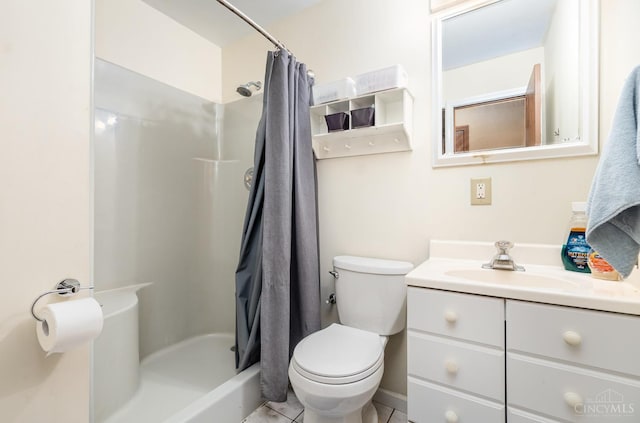 501 Tara Oaks Dr, Middletown, OH 45042 - full bath featuring vanity, a shower with shower curtain, and tile patterned flooring