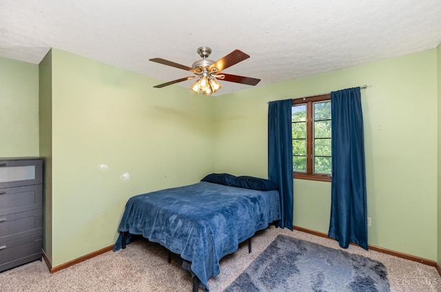 501 Tara Oaks Dr, Middletown, OH 45042 - bedroom featuring carpet floors, a textured ceiling, and ceiling fan