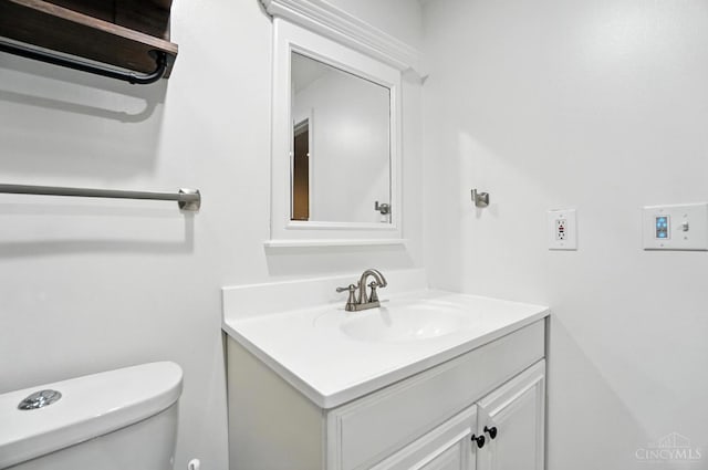 4870 Highland Oaks Dr, Green Twp, OH 45248 - bathroom featuring vanity and toilet
