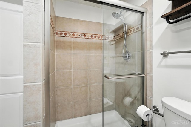 4870 Highland Oaks Dr, Green Twp, OH 45248 - full bath featuring a shower stall