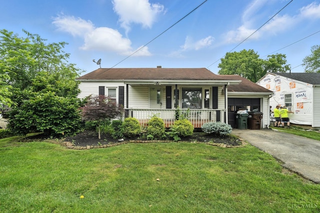 668 Shawhan Rd, Union Twp, OH 45065 - ranch-style house with a porch and a front lawn