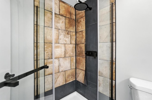 2000 Neeb Rd, Green Twp, OH 45233 - full bathroom with a tile shower and toilet