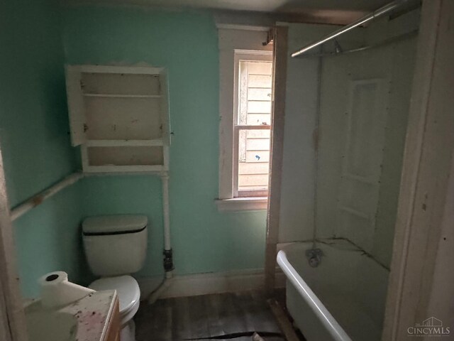 1812 Carroll Ave, Middletown, OH 45042 - bathroom featuring plenty of natural light and vanity