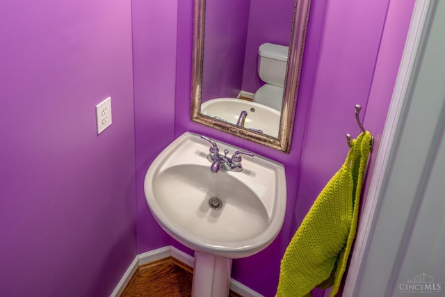 3773 Top Flite Ln, Mason, OH 45040 - half bath with toilet and a sink