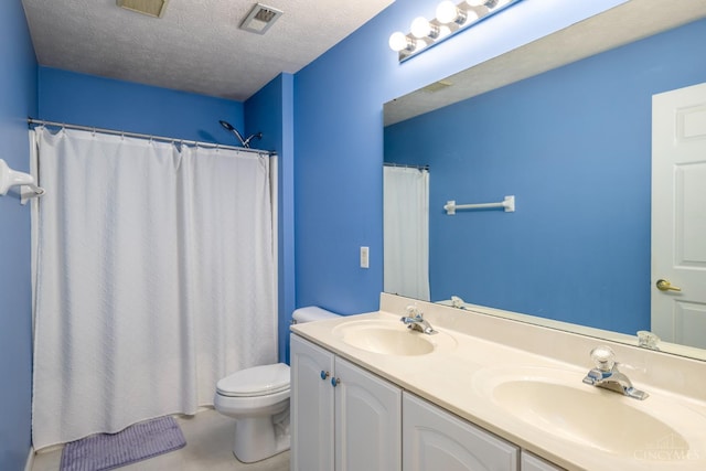 3773 Top Flite Ln, Mason, OH 45040 - full bath with double vanity, a shower with curtain, and a textured ceiling