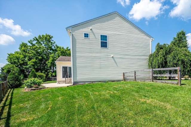 9985 Scotch Pine Dr, Clearcreek Twp, OH 45066 - view of side of home with a patio