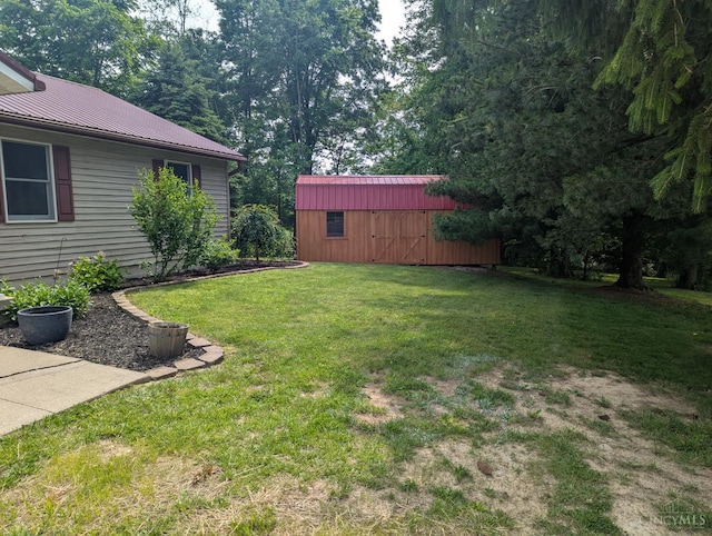 945 Lazenby Rd, Washington Twp, OH 45148 - view of grassy yard featuring an outbuilding