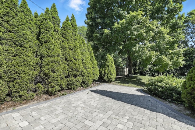 1006 Harbury Dr, Springfield Twp, OH 45224 - view of patio