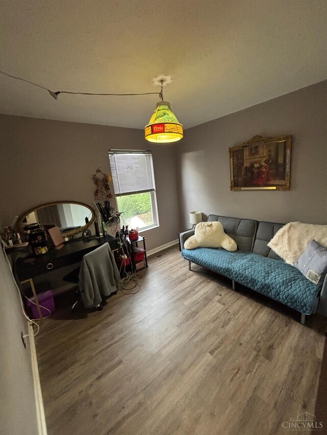 742 Miami Way Dr, Hamilton, OH 45013 - living area featuring wood finished floors and baseboards