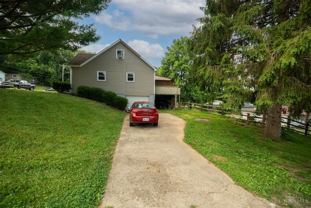 251 Westview Dr, Morrow, OH 45152 - view of side of property with driveway and a garage