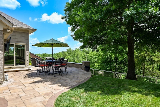 18092 Horizon Way, Lawrenceburg, IN 47025 - view of patio with outdoor dining space