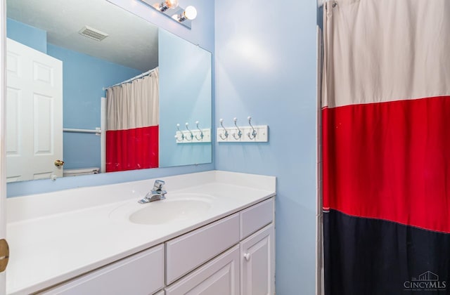 7693 Misty Springs Ct, Deerfield Twp, OH 45040 - bathroom featuring vanity and curtained shower