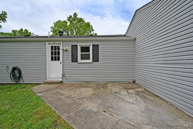 5782 Buckwheat Rd, Miami Twp, OH 45150 - entrance to property with a patio