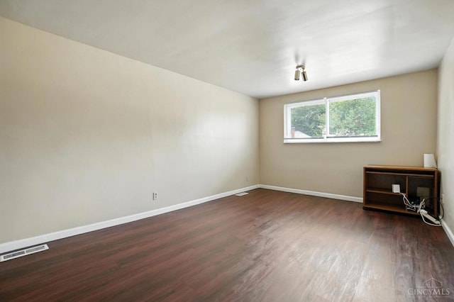 9015 Cotillion Dr, Springfield Twp, OH 45231 - unfurnished room with wood finished floors and baseboards