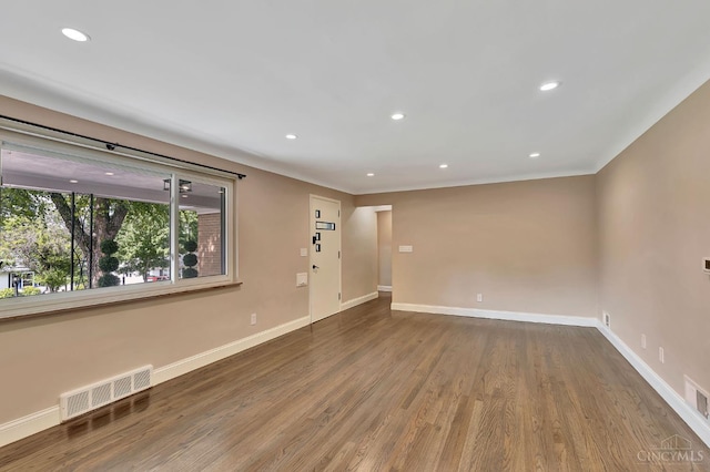 2783 Losantiridge Ave, Columbia Twp, OH 45213 - spare room featuring wood finished floors and recessed lighting