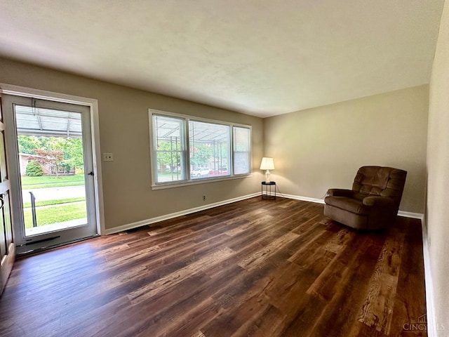 1285 Oakmont Dr, Hamilton, OH 45013 - unfurnished room featuring dark wood-style floors