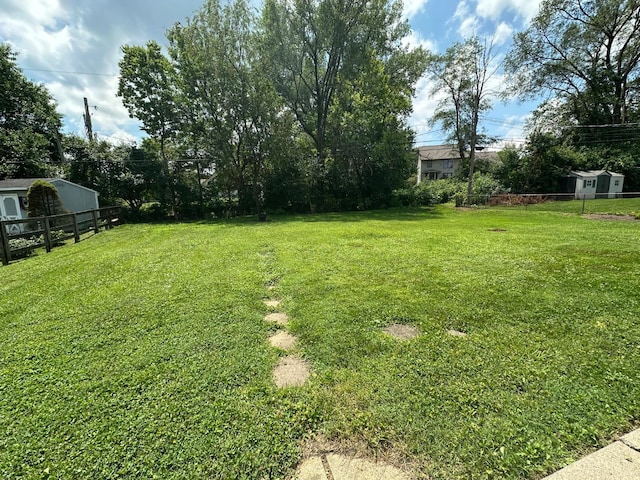 1285 Oakmont Dr, Hamilton, OH 45013 - view of yard