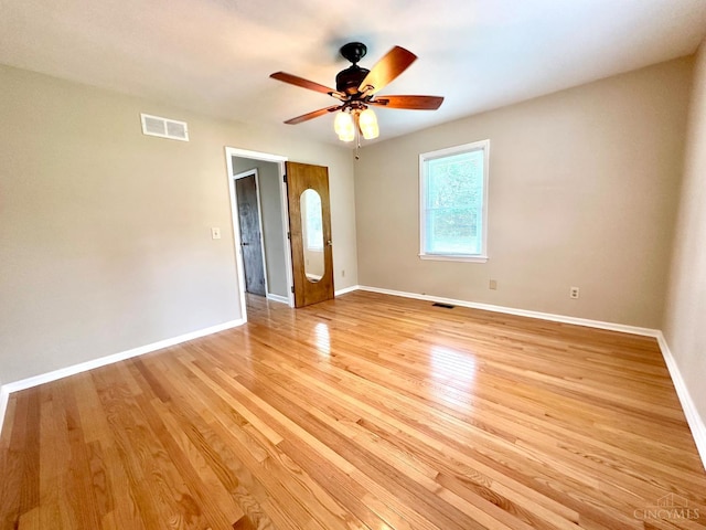 1285 Oakmont Dr, Hamilton, OH 45013 - unfurnished room featuring ceiling fan and light wood-type flooring