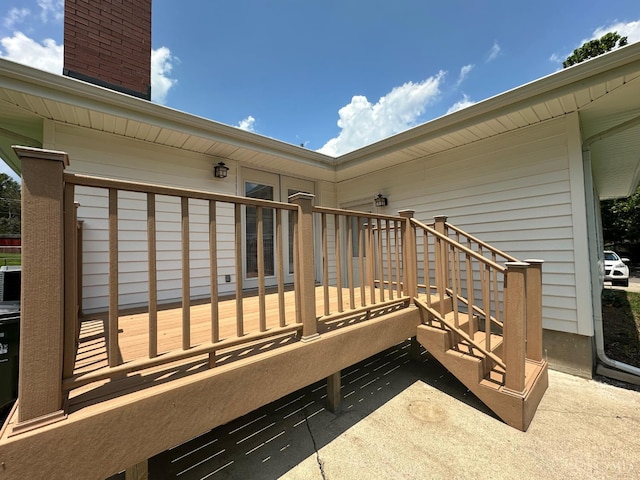 1285 Oakmont Dr, Hamilton, OH 45013 - view of wooden deck