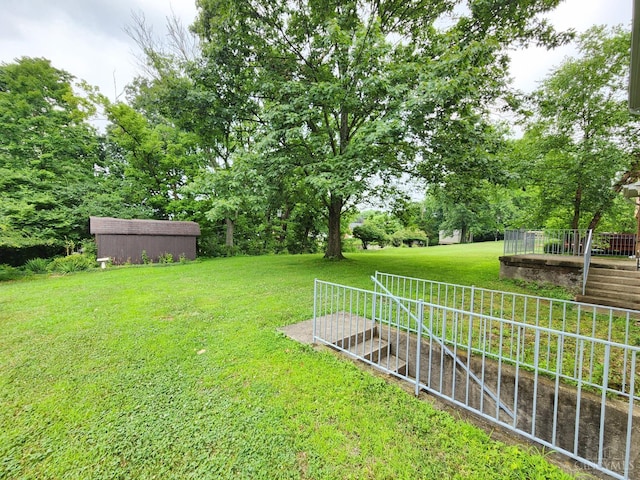 2191 Flomar Ct, Green Twp, OH 45233 - view of yard with an outdoor structure
