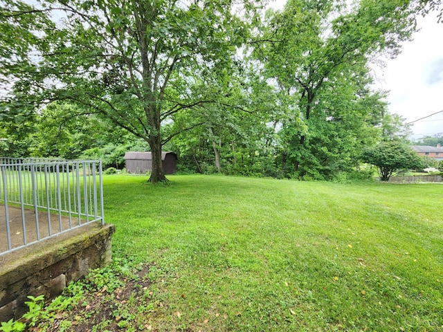 2191 Flomar Ct, Green Twp, OH 45233 - view of yard with a shed