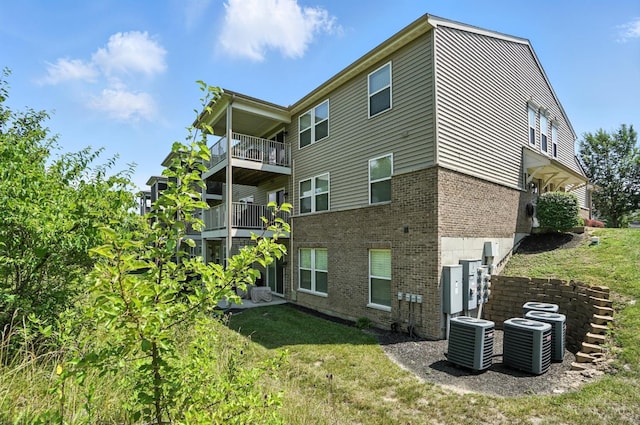 7981 Oakbridge Way, Green Twp, OH 45248 - view of apartment building / complex