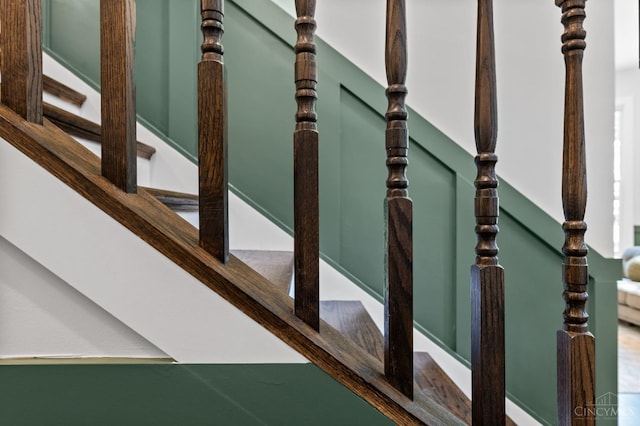 2241 Kemper Ln, Cincinnati, OH 45206 - view of staircase