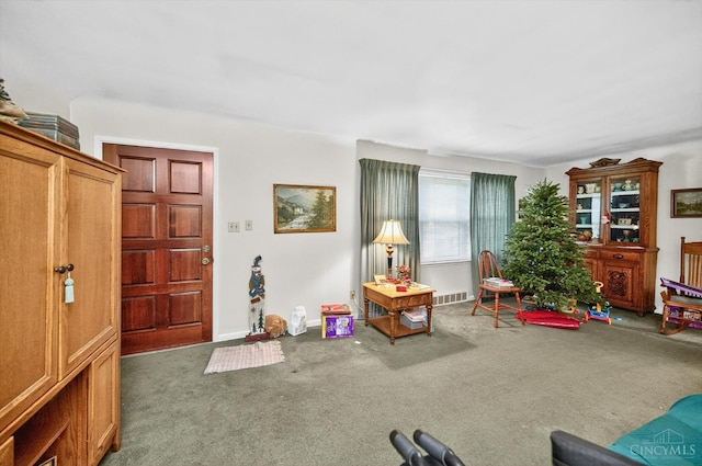 10410 Maria Ave, Springfield Twp, OH 45231 - living area featuring carpet and baseboards