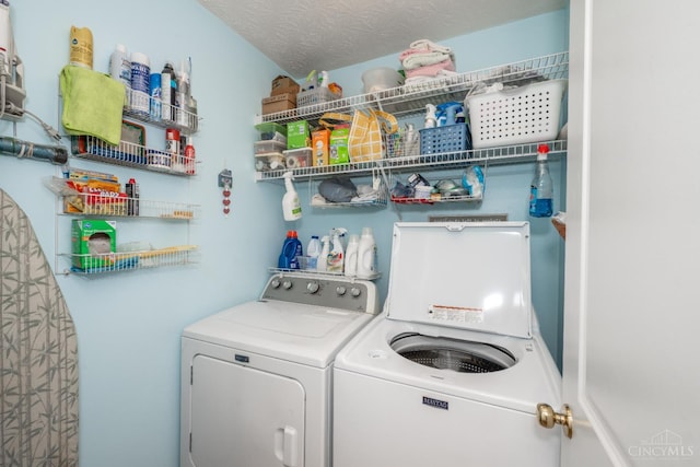 4247 Fieldsedge Dr, Mason, OH 45040 - laundry room with washing machine and dryer