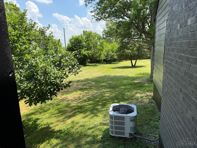 569 Beissinger Rd, Saint Clair Twp, OH 45013 - view of grassy yard