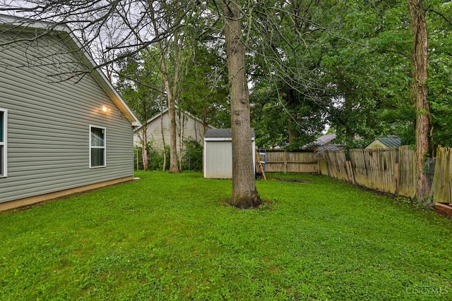 2465 Wilson Ave, Cincinnati, OH 45231 - fenced backyard with a storage shed