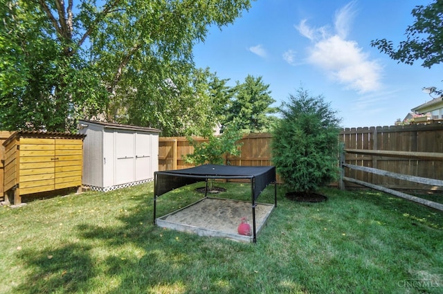 8608 Sunmont Dr, Anderson Twp, OH 45255 - fenced backyard featuring a storage shed