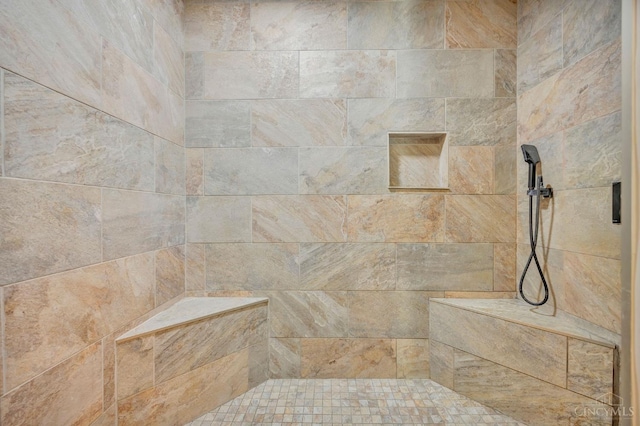 1900 Lani Dr, Washington Twp, OH 45320 - full bath featuring tiled shower
