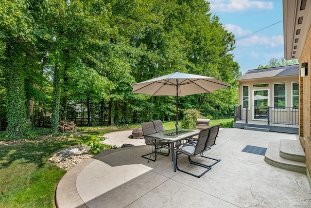 8551 Trillium Ridge Ln, Anderson Twp, OH 45255 - view of patio with outdoor dining area