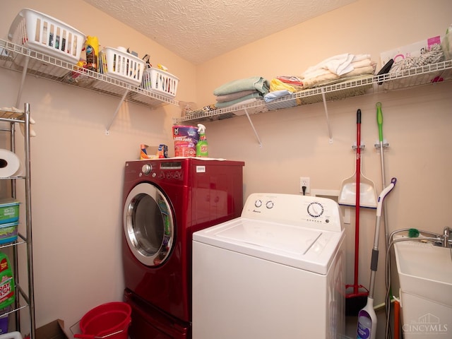 7854 Cape Cod Ct, West Chester, OH 45069 - laundry area with washing machine and dryer