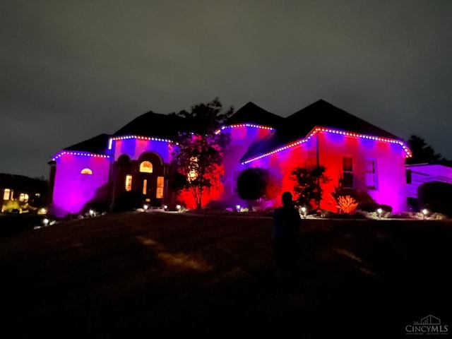 7066 Hearthside Ct, Liberty Twp, OH 45011 - view of yard at night