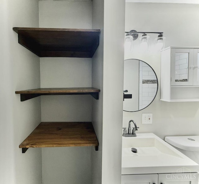 5424 Delhi Rd, Delhi Twp, OH 45238 - bathroom featuring vanity and toilet