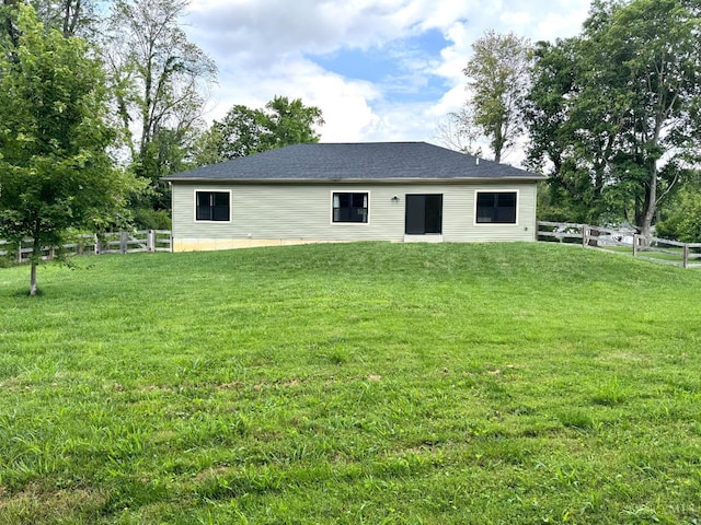 559 Foster-Maineville Rd, Hamilton Twp, OH 45039 - back of property with a fenced backyard