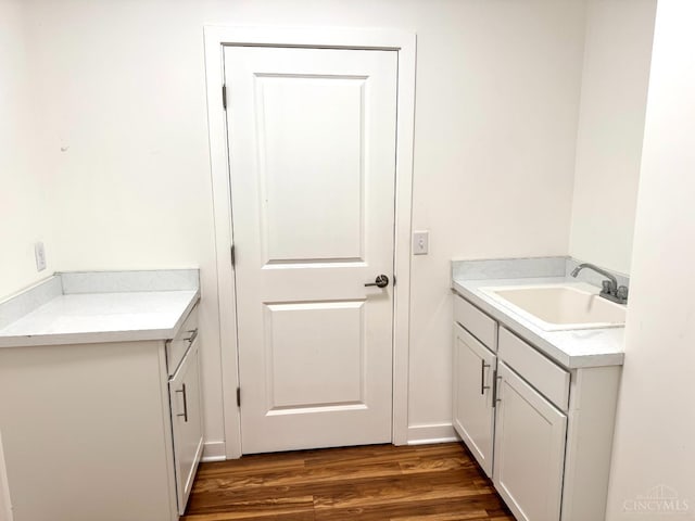 559 Foster-Maineville Rd, Hamilton Twp, OH 45039 - bathroom featuring vanity and wood finished floors