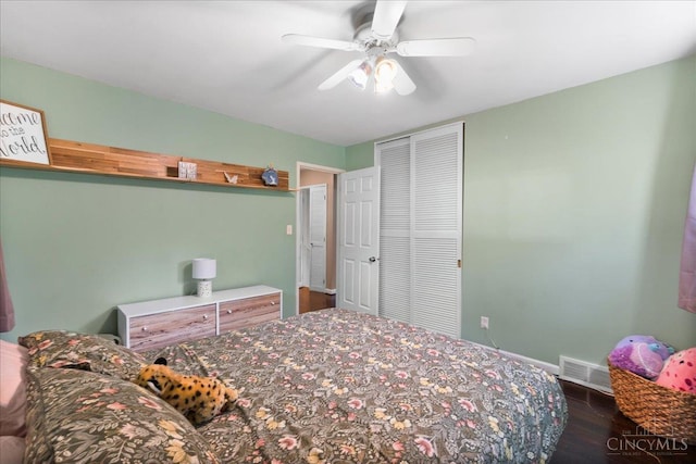 281 Compton Rd, Wyoming, OH 45215 - bedroom featuring wood finished floors, a closet, and ceiling fan