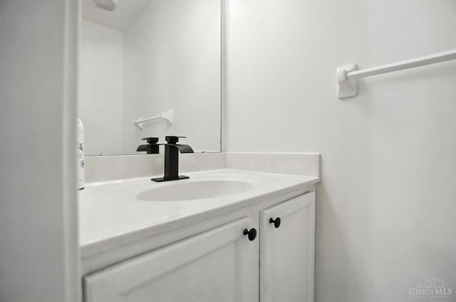 2380 Oaktree Pl, Cincinnati, OH 45238 - bathroom featuring vanity