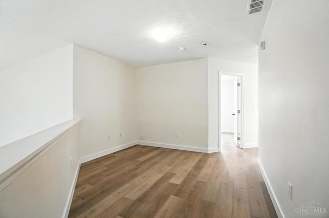 2380 Oaktree Pl, Cincinnati, OH 45238 - empty room featuring light wood-style flooring and baseboards
