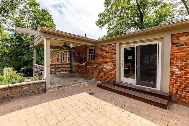 1050 Holz Ave, Anderson Twp, OH 45230 - view of patio with a ceiling fan