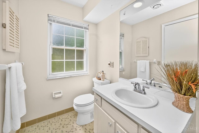 2724 Bentley Ct, Anderson Twp, OH 45244 - bathroom featuring vanity and toilet