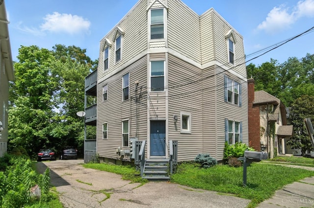 3254 Berwyn Pl, Cincinnati, OH 45209 - view of front of home
