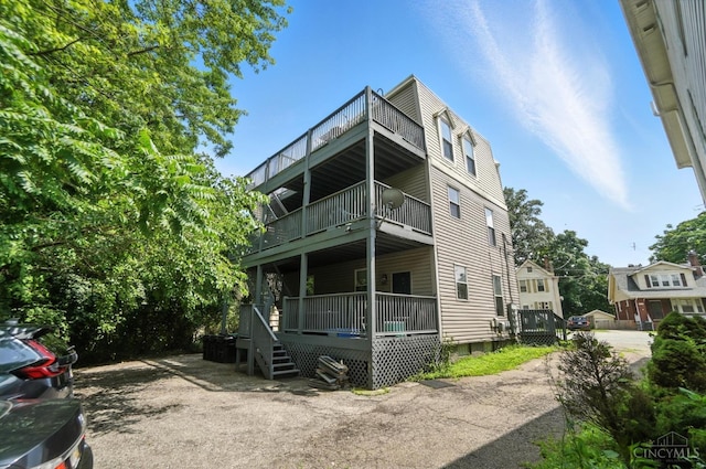 3254 Berwyn Pl, Cincinnati, OH 45209 - view of front of property featuring a balcony