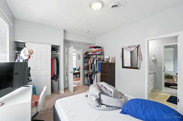 3254 Berwyn Pl, Cincinnati, OH 45209 - bedroom featuring light carpet and a closet