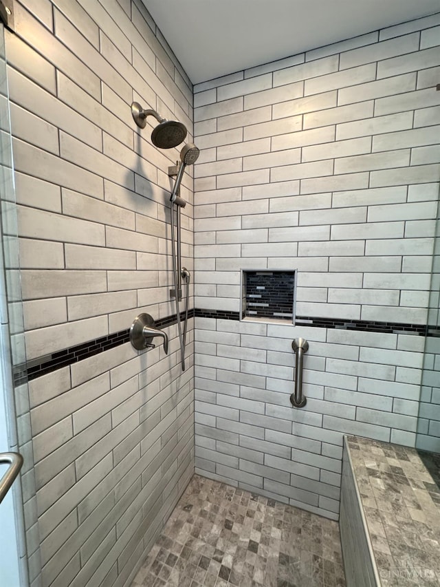 7102 Lookout Ct, Liberty Twp, OH 45011 - bathroom with a tile shower and pet washing area